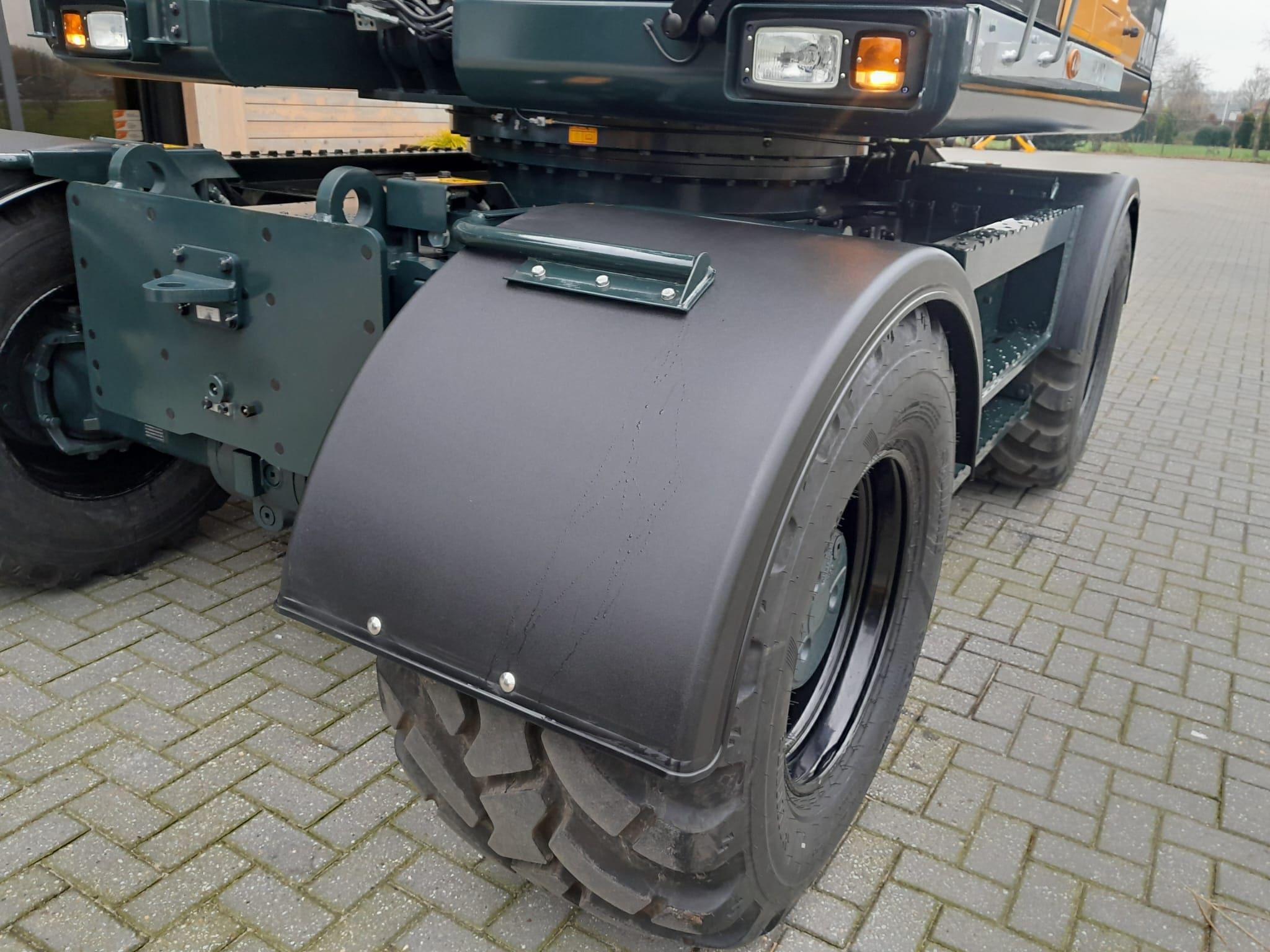 Brede spatborden Hyundai HW140A