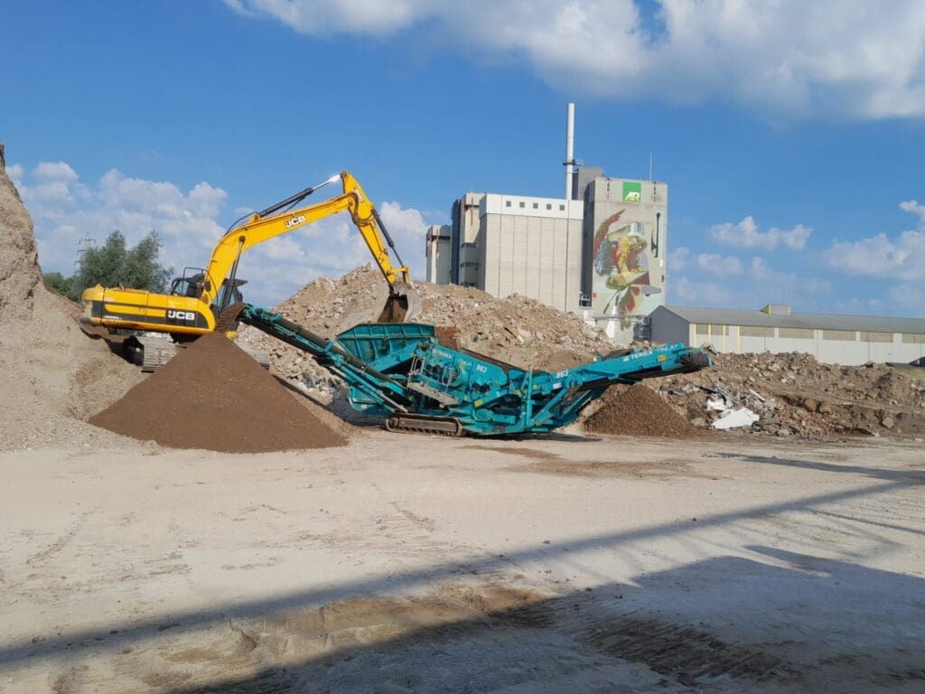 In bedrijf gesteld: Terex Finlay 863 zeefmachine voor BMG